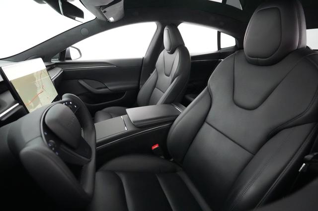 2022 Tesla Model S — photo 3 of 23