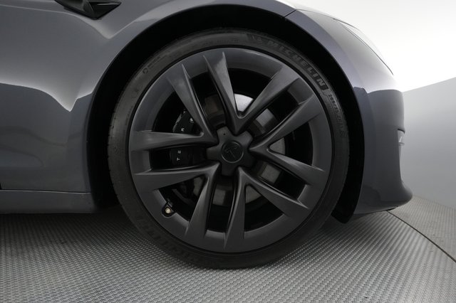 2022 Tesla Model S — photo 7 of 23