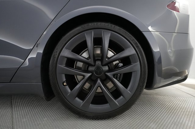2022 Tesla Model S — photo 16 of 23