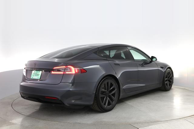 2022 Tesla Model S — photo 2 of 23