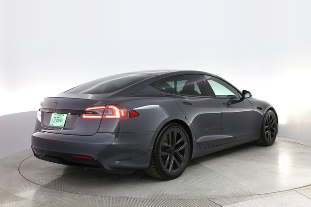 2022 Tesla Model S — photo 2 of 23