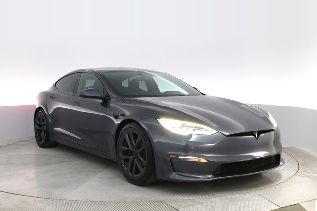 2022 Tesla Model S — photo 10 of 23