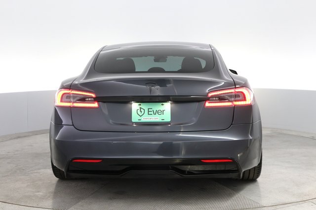 2022 Tesla Model S — photo 12 of 23