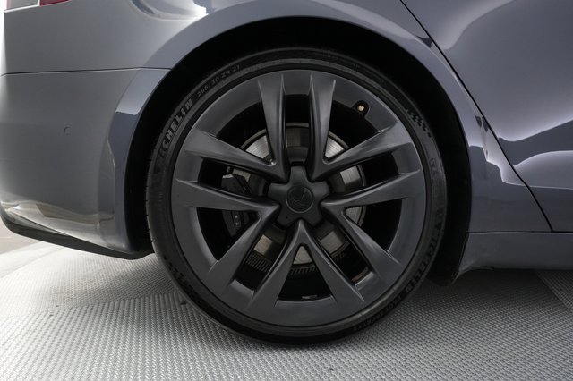 2022 Tesla Model S — photo 17 of 23