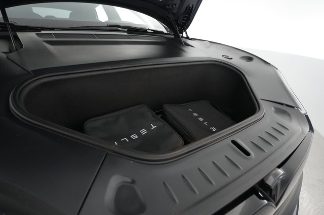 2022 Tesla Model S — photo 21 of 23
