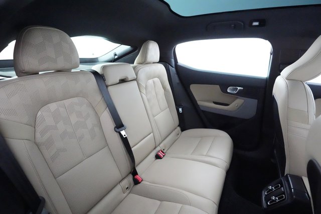 2022 Polestar 2 — photo 4 of 22