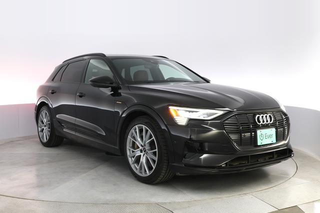 2021 Audi e-tron — photo 10 of 26