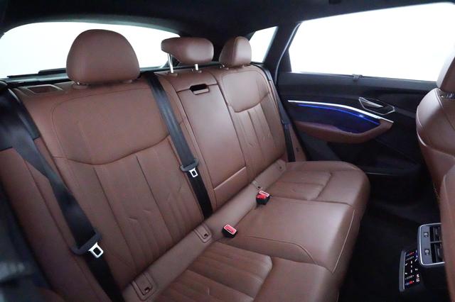 2021 Audi e-tron — photo 4 of 26
