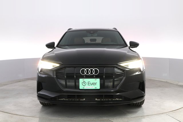 2021 Audi e-tron — photo 9 of 26