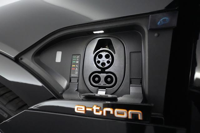2021 Audi e-tron — photo 8 of 26