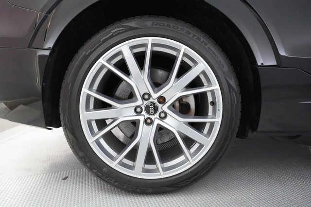 2021 Audi e-tron — photo 17 of 26