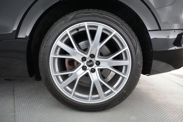 2021 Audi e-tron — photo 15 of 26