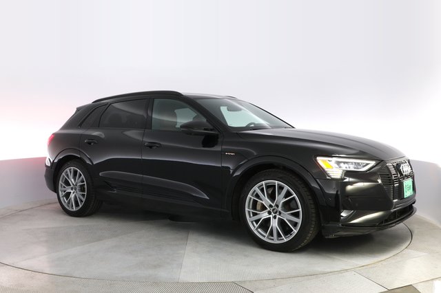 2021 Audi e-tron — photo 11 of 26