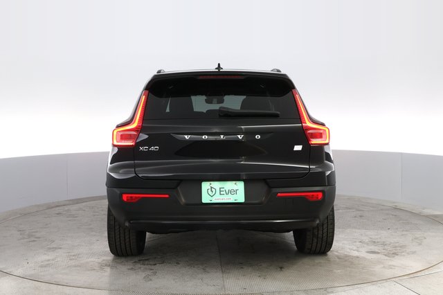2023 Volvo XC40 Recharge — photo 12 of 25