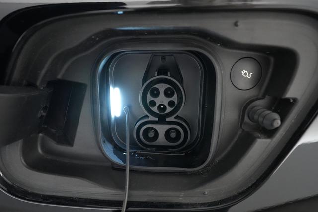 2023 Volvo XC40 Recharge — photo 8 of 25