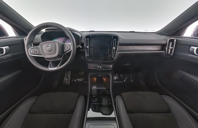 2023 Volvo XC40 Recharge — photo 21 of 25