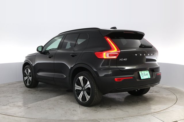 2023 Volvo XC40 Recharge — photo 13 of 25