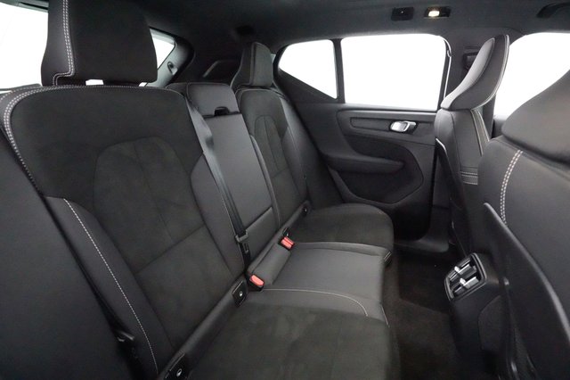 2023 Volvo XC40 Recharge — photo 4 of 25