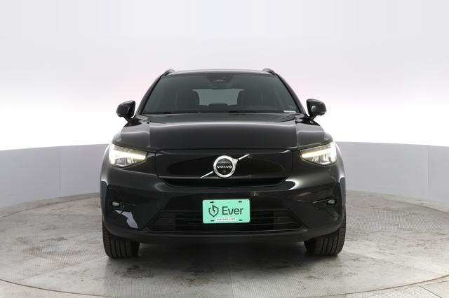 2023 Volvo XC40 Recharge — photo 9 of 25