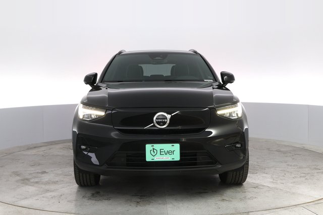 2023 Volvo XC40 Recharge — photo 9 of 25