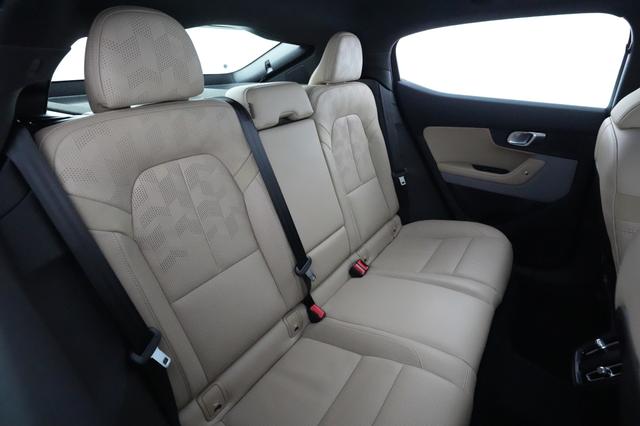 2022 Polestar 2 — photo 4 of 25