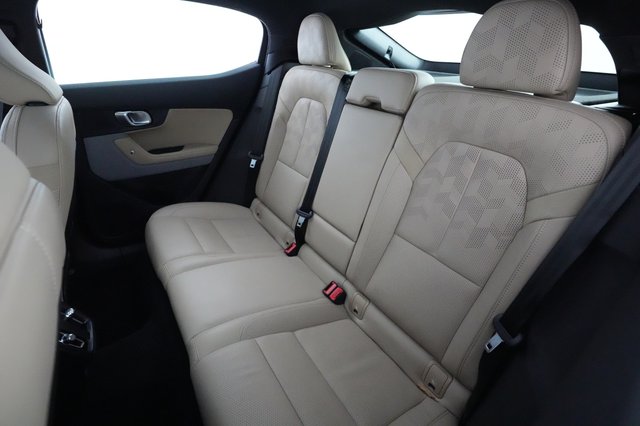 2022 Polestar 2 — photo 19 of 25