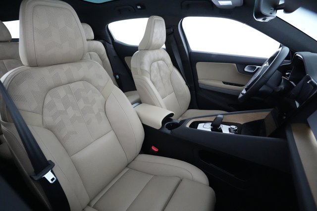 2022 Polestar 2 — photo 18 of 25