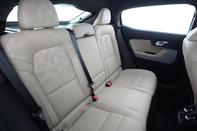 2022 Polestar 2 — photo 4 of 22