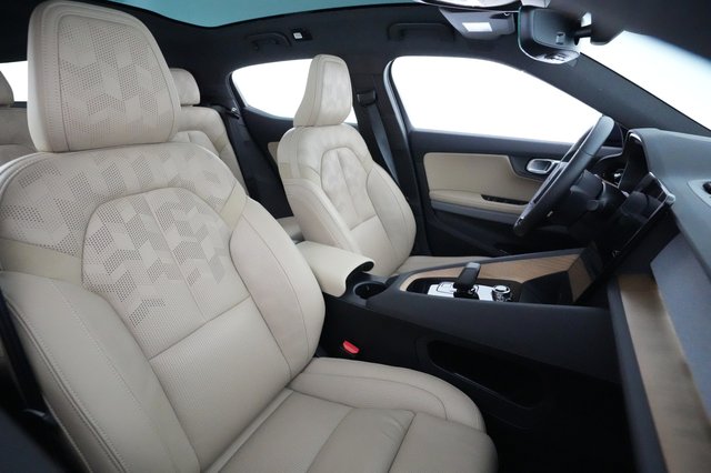 2022 Polestar 2 — photo 18 of 22