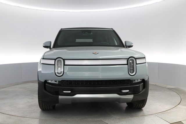 2022 Rivian R1S — photo 9 of 25