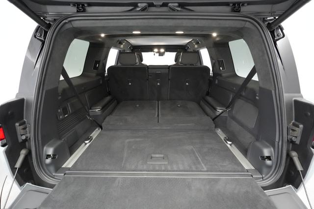2022 Rivian R1S — photo 6 of 25