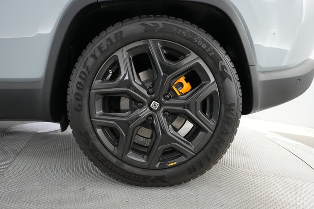 2022 Rivian R1S — photo 15 of 25