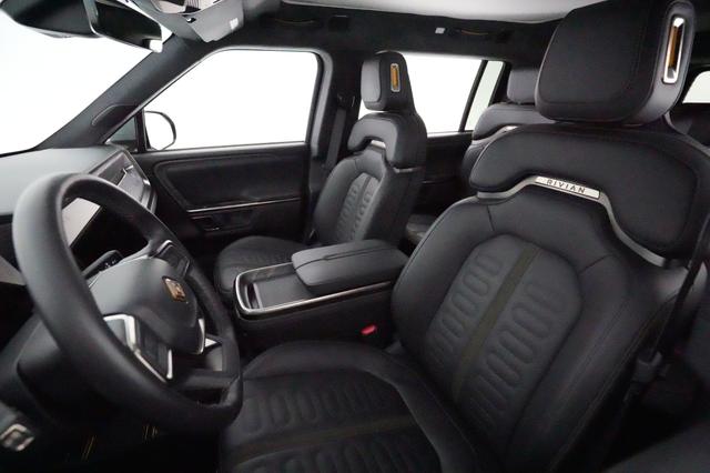 2022 Rivian R1S — photo 3 of 25