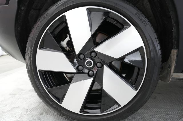 2023 Volvo C40 Recharge — photo 7 of 22