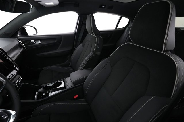 2023 Volvo C40 Recharge — photo 3 of 22