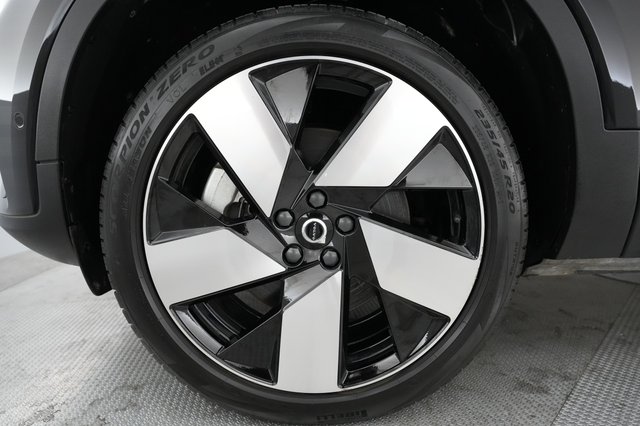 2023 Volvo C40 Recharge — photo 16 of 22