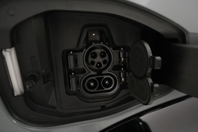 2023 Nissan Ariya — photo 8 of 23