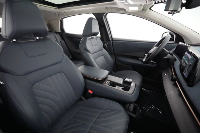 2023 Nissan Ariya — photo 18 of 23