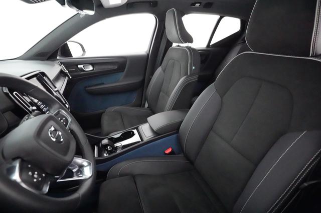2023 Volvo XC40 Recharge — photo 3 of 22