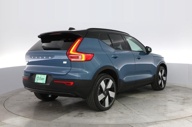 2023 Volvo XC40 Recharge — photo 2 of 22
