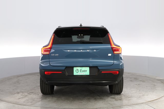 2023 Volvo XC40 Recharge — photo 12 of 22