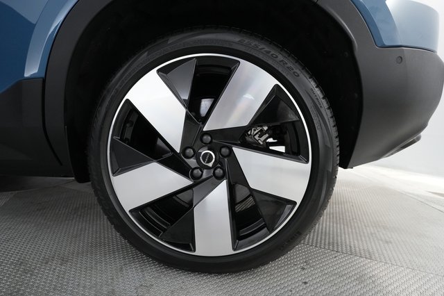 2023 Volvo XC40 Recharge — photo 15 of 22