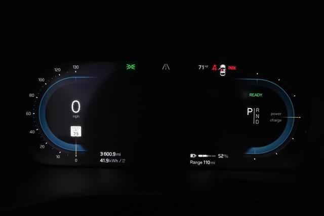 2023 Volvo XC40 Recharge — photo 5 of 22