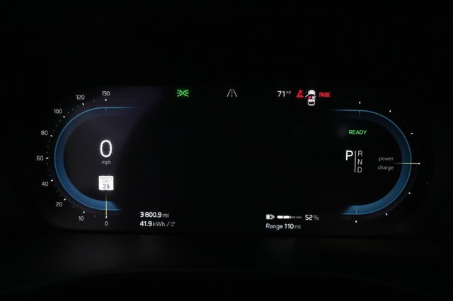 2023 Volvo XC40 Recharge — photo 5 of 22