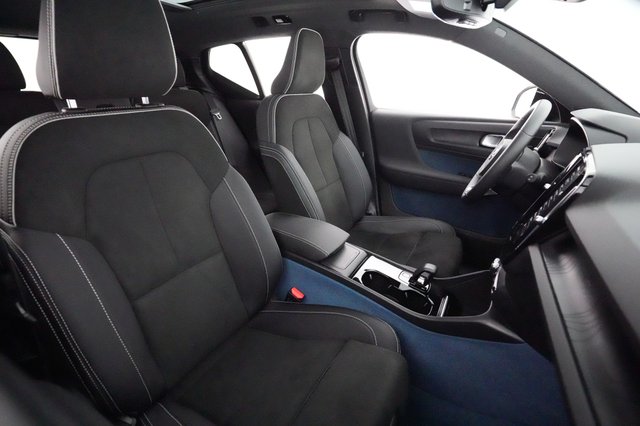 2023 Volvo XC40 Recharge — photo 18 of 22