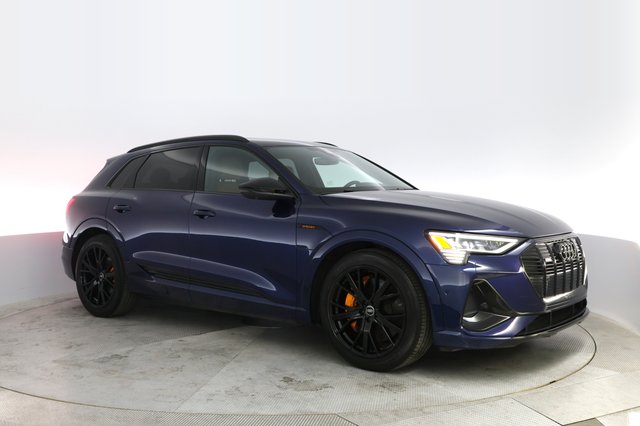 2022 Audi e-tron — photo 11 of 22
