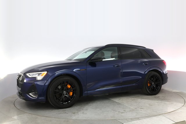 2022 Audi e-tron — photo 14 of 22