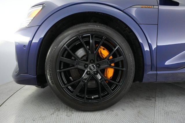 2022 Audi e-tron — photo 15 of 22