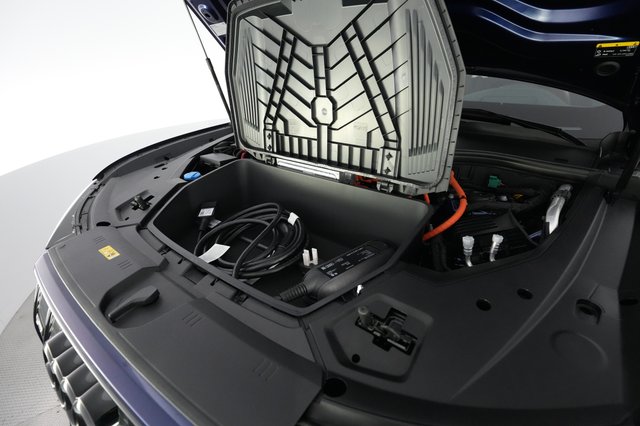 2022 Audi e-tron — photo 21 of 22