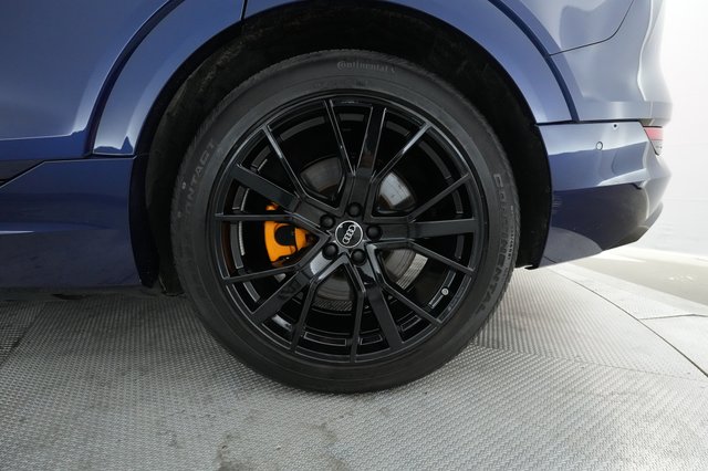 2022 Audi e-tron — photo 16 of 22